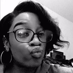 Meet your Posher, Bri